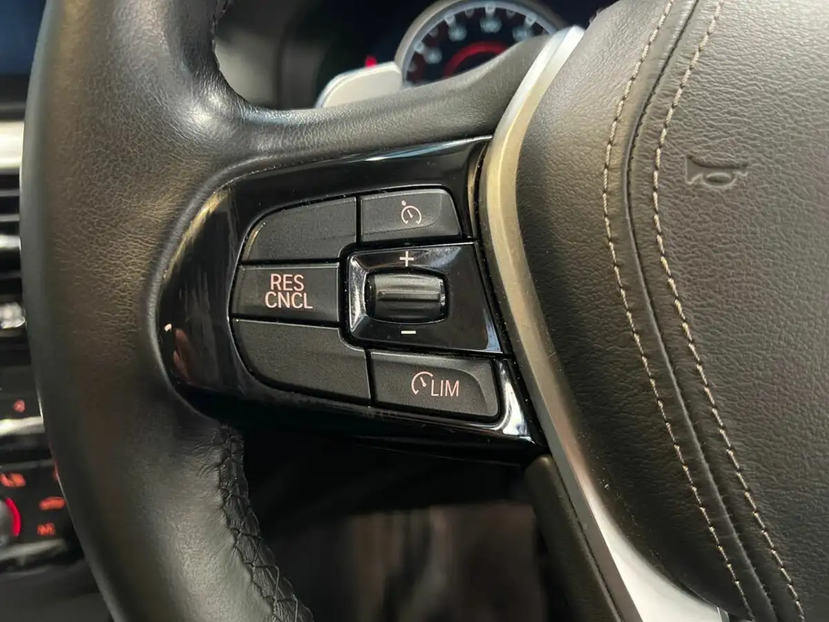 2018-bmw-5-series-20td-520d-se-188bhp-touring-5d-big-24