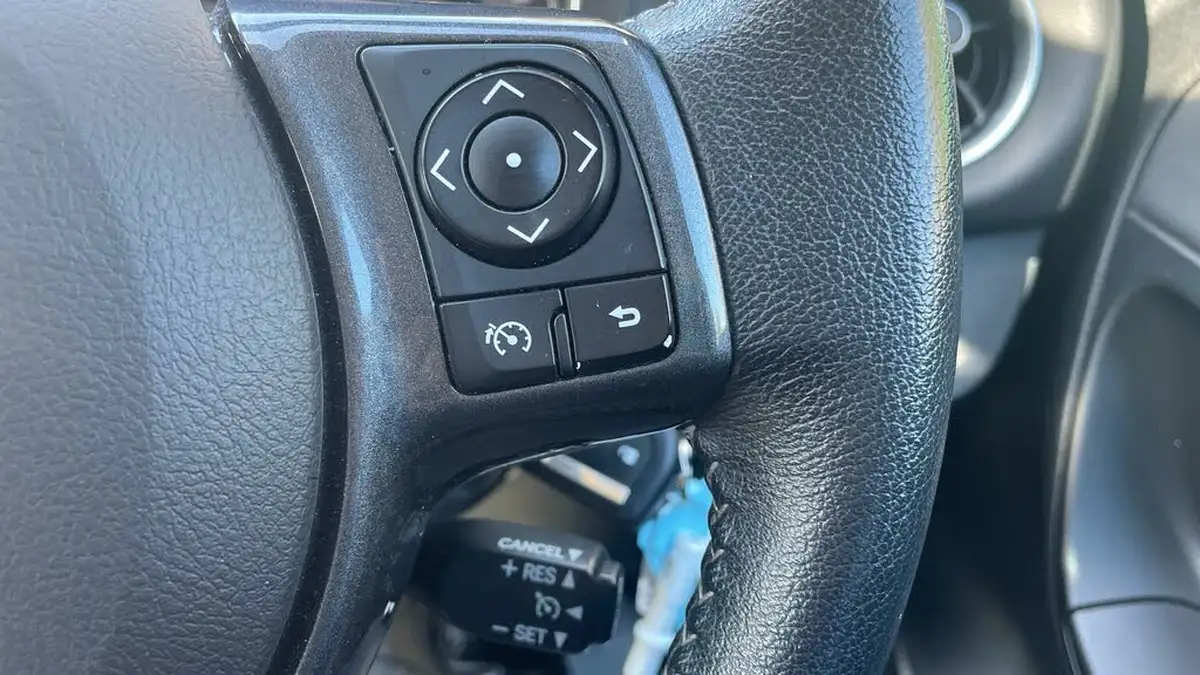 2020-toyota-yaris-15-vvt-i-y20-111bhp-1496cc-big-23