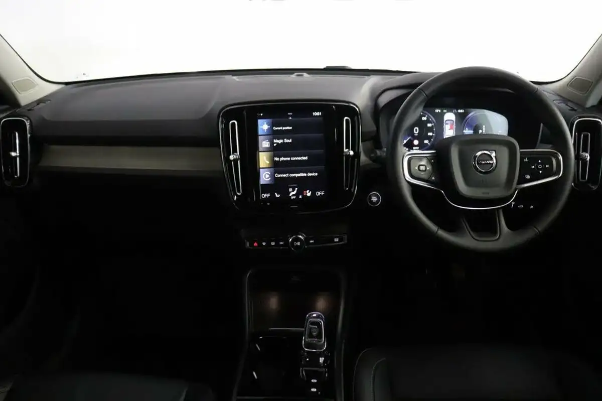 2021-volvo-xc40-15-t4-inscription-208bhp-big-9