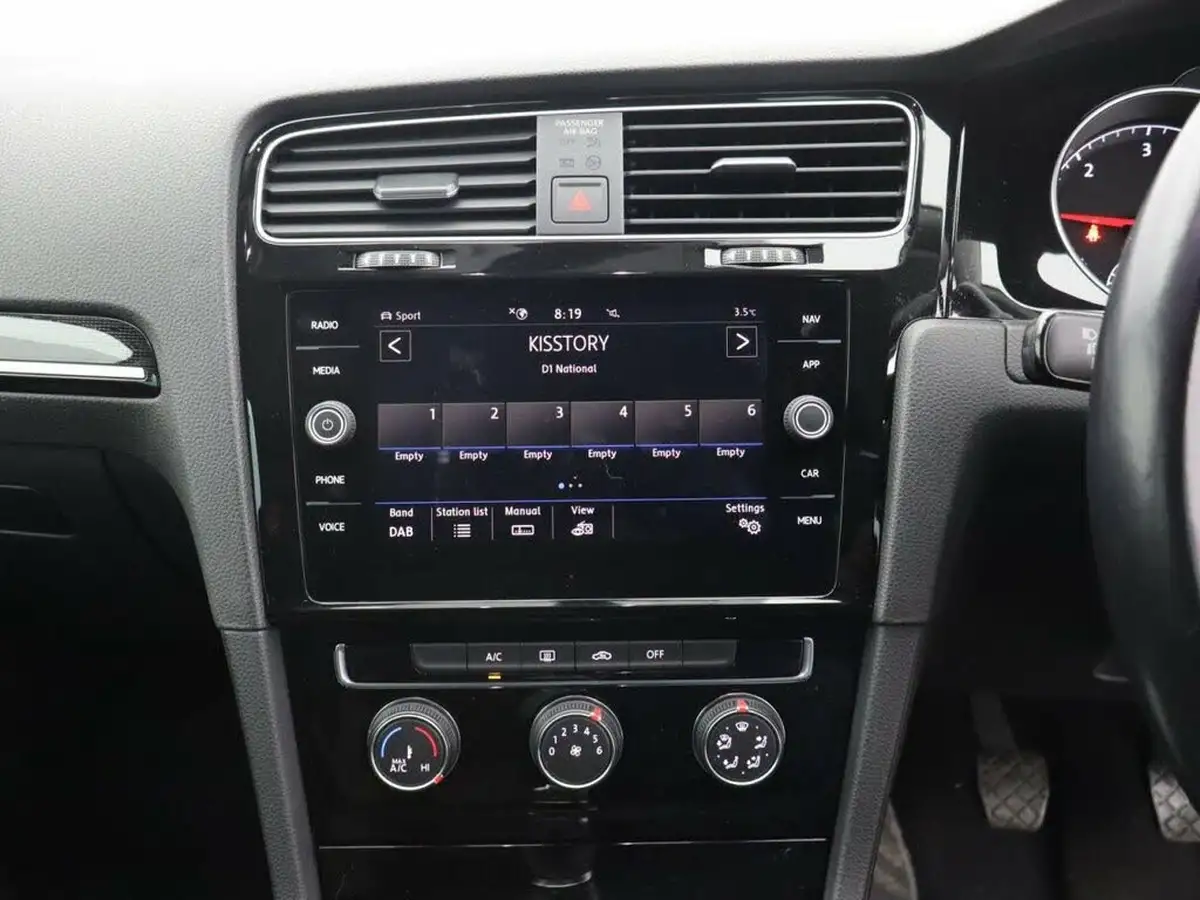 2019-volkswagen-golf-20tdi-gt-edition-hatchback-big-22