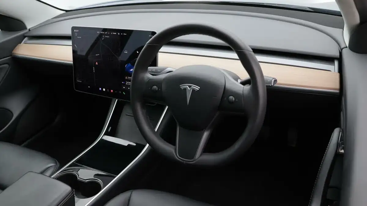 2020-tesla-model-3-e-standard-plus-big-9