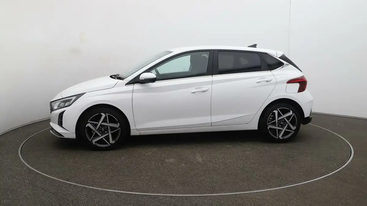 2024-hyundai-i20-10-t-gdi-premium-two-tone-roof-big-4