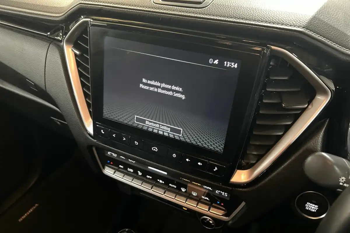 2023-isuzu-d-max-19td-v-cross-steel-edition-auto-big-20