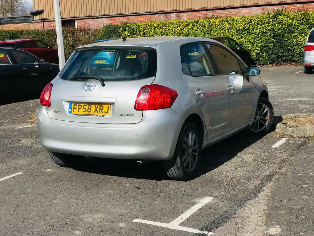 2009-toyota-auris-16-tr-vvt-i-5d-big-6