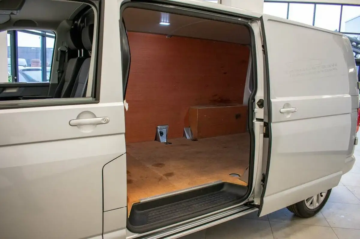 2022-volkswagen-transporter-20tdi-t30-highline-bmt-swb-150pseu6d-kombi-big-11