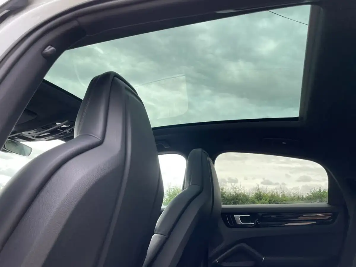 2019-porsche-cayenne-30-v6-coupe-big-3