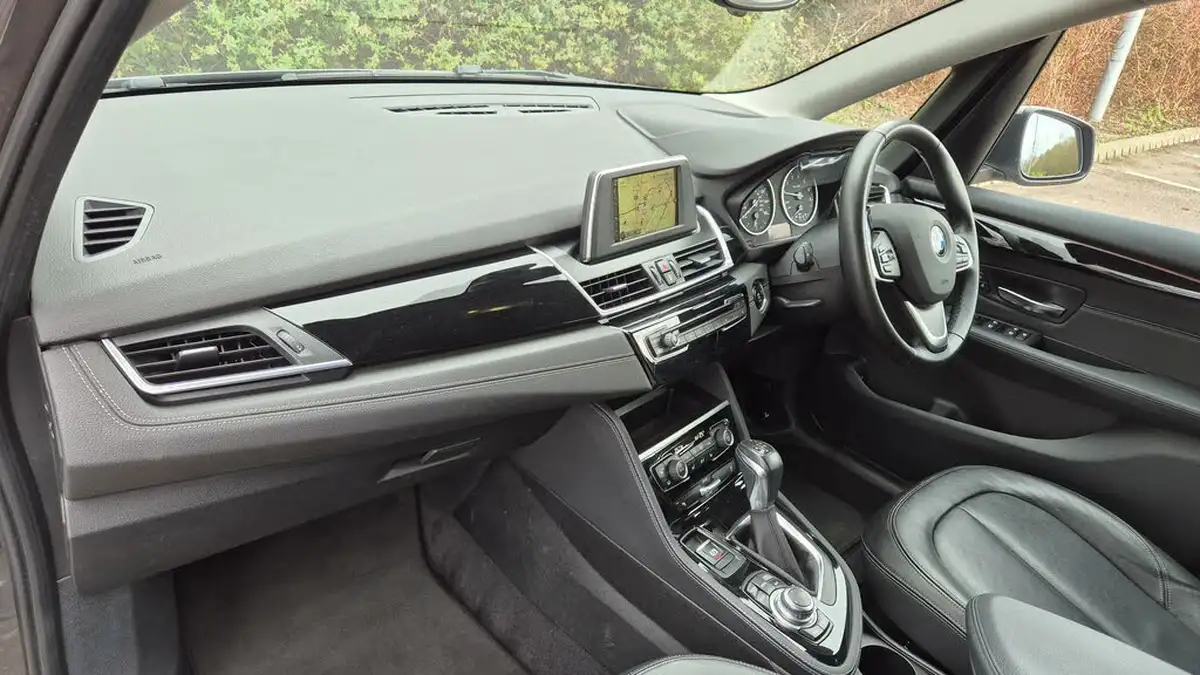 2016-bmw-2-series-20-220i-luxury-192bhp-active-tourer-5d-1998cc-auto-big-10