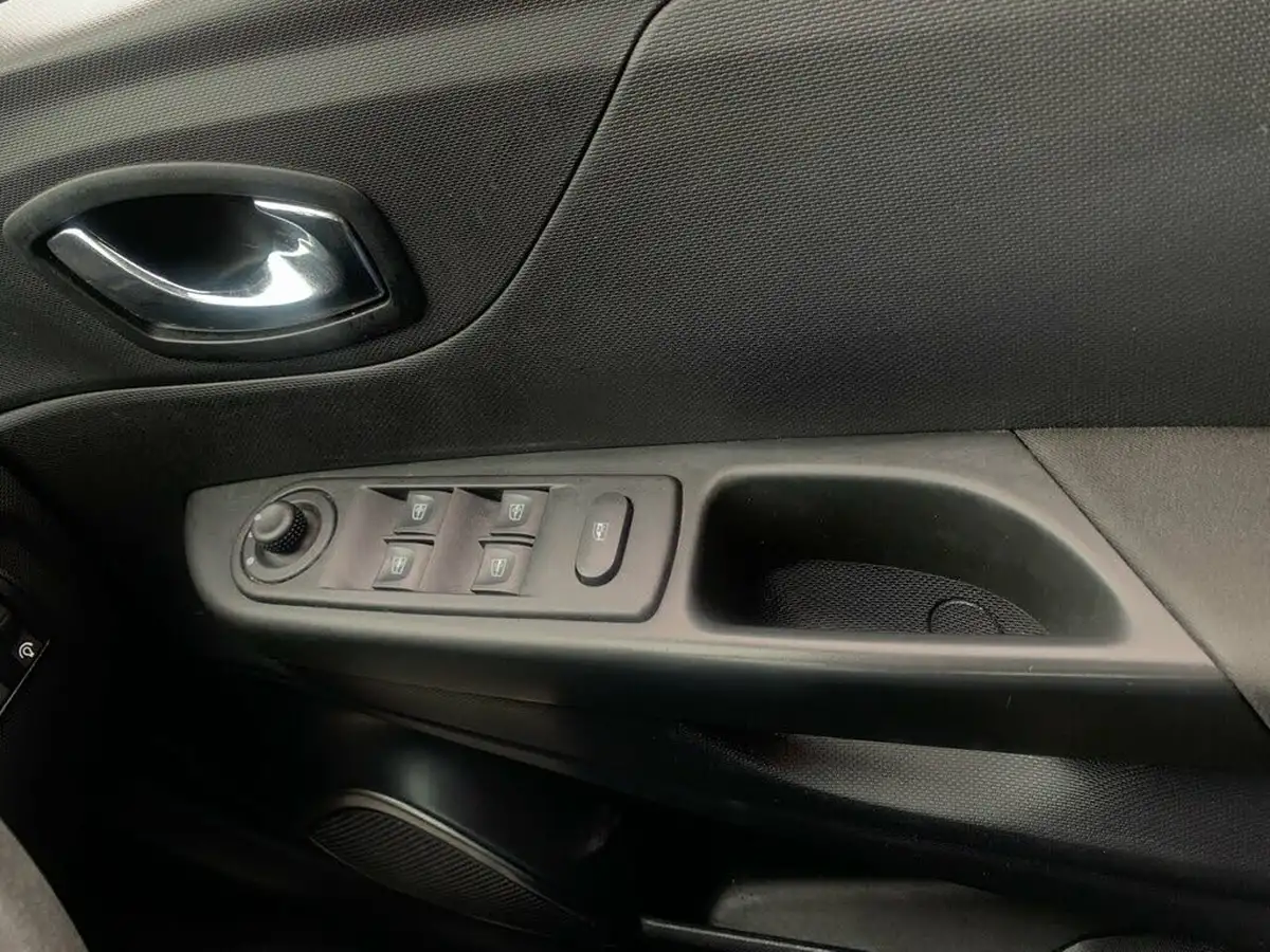 2014-renault-captur-15dci-expression-expression-convenience-pk-big-26