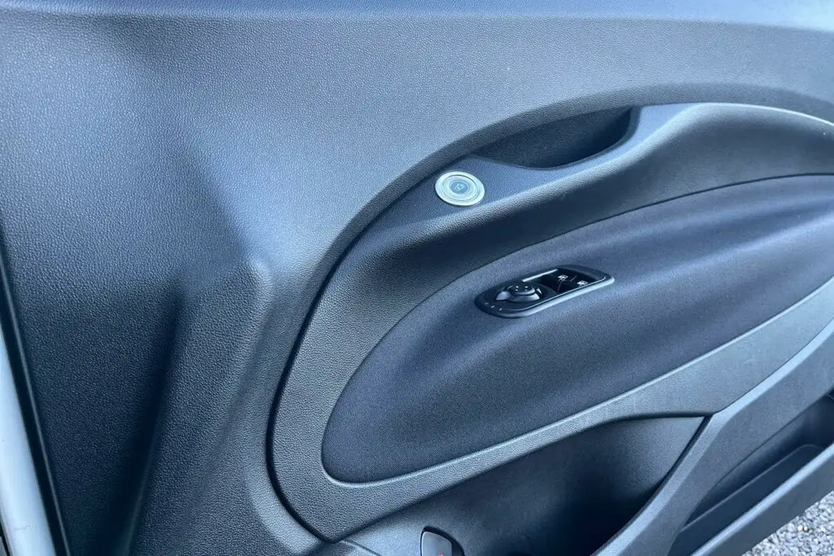 2021-fiat-500-e-icon-big-27