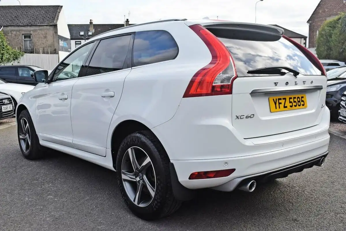 2015-volvo-xc60-20td-d4-r-design-lux-181bhp-geartronic-big-5