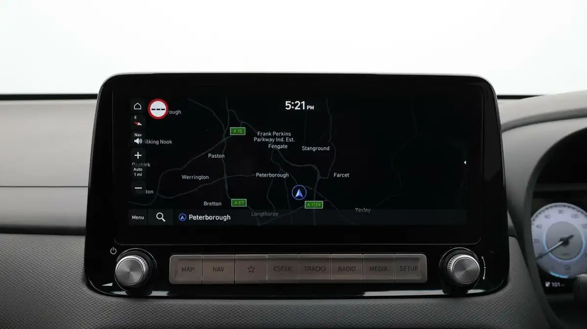 2022-hyundai-kona-e-premium-204ps-64kwh-7kw-obc-big-11
