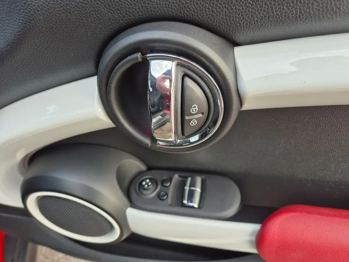 2014-mini-cooper-20-cooper-s-3d-sport-auto-big-18