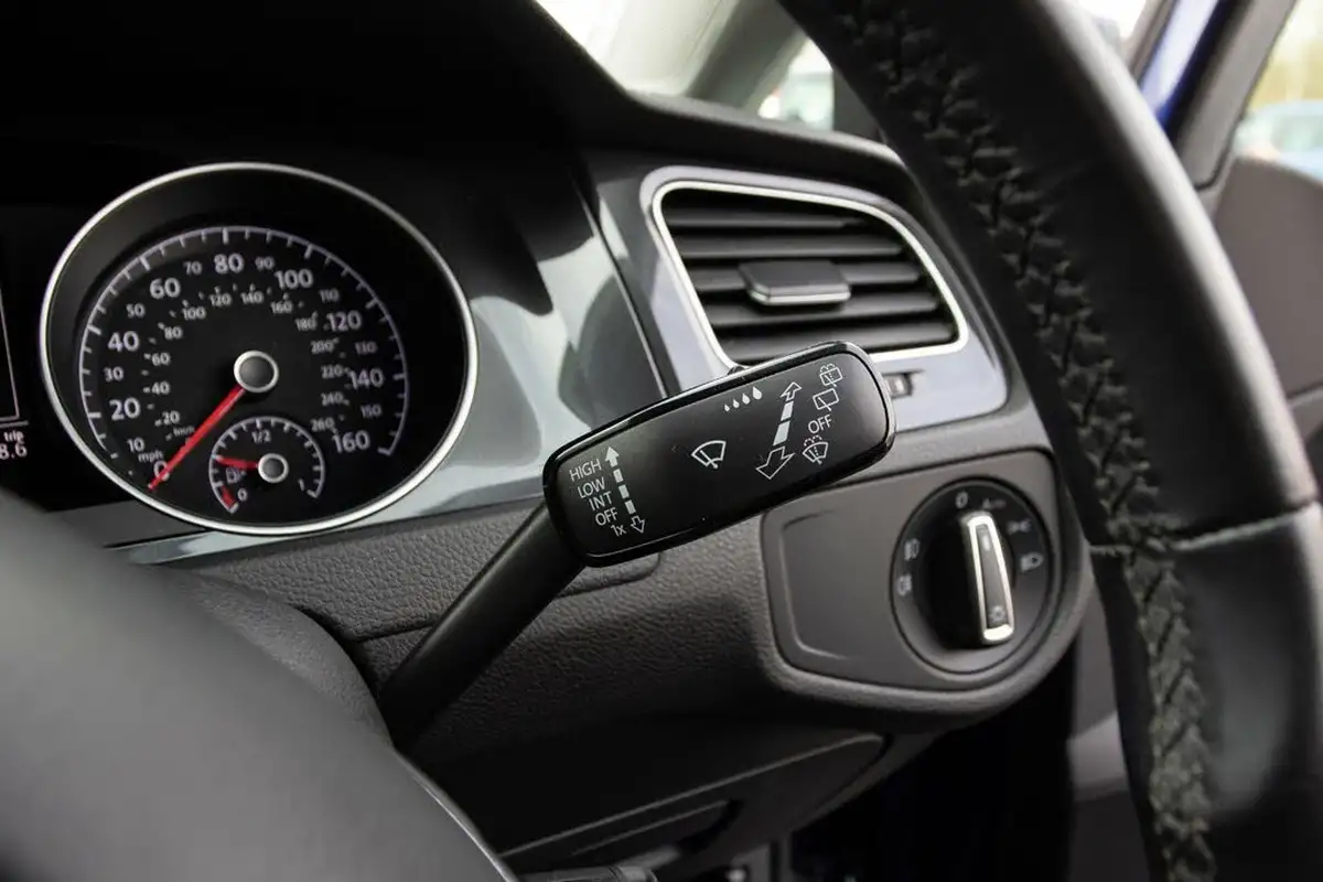 2020-volkswagen-golf-10-tsi-match-edition-hatchback-big-19