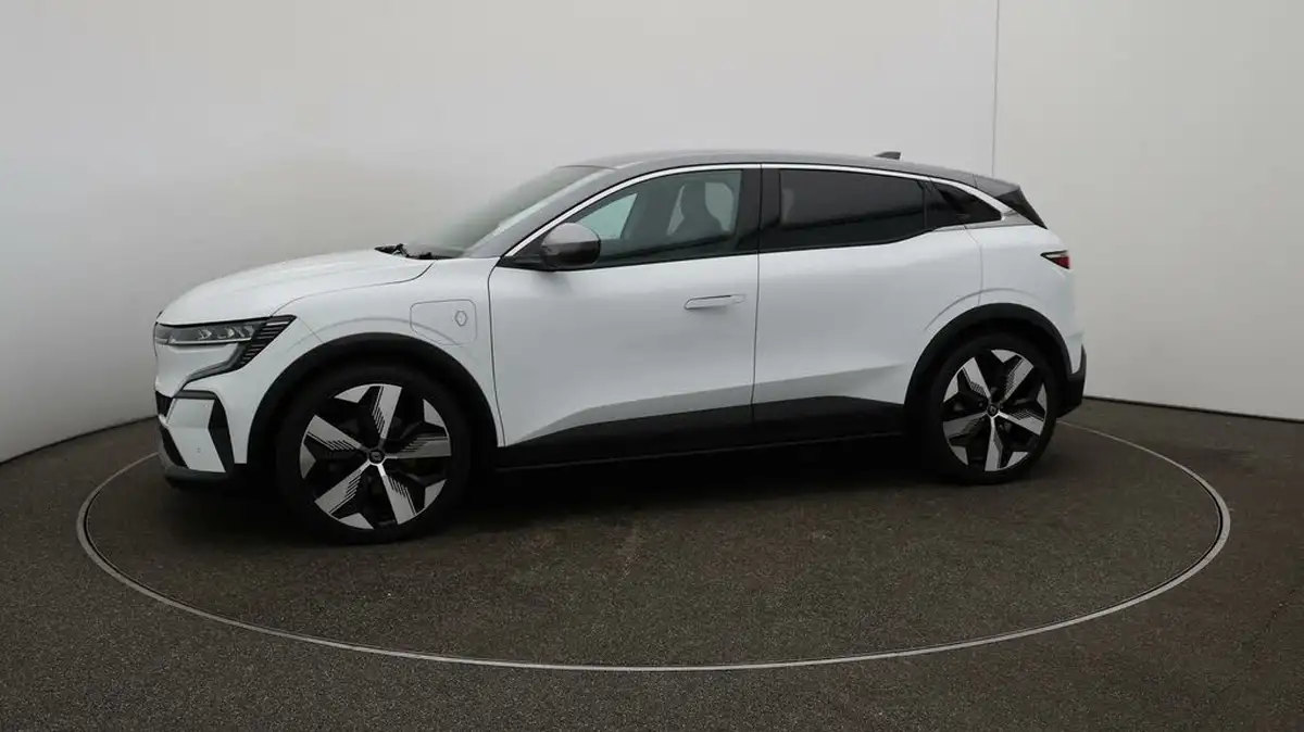 2024-renault-megane-e-tech-e-techno-big-65