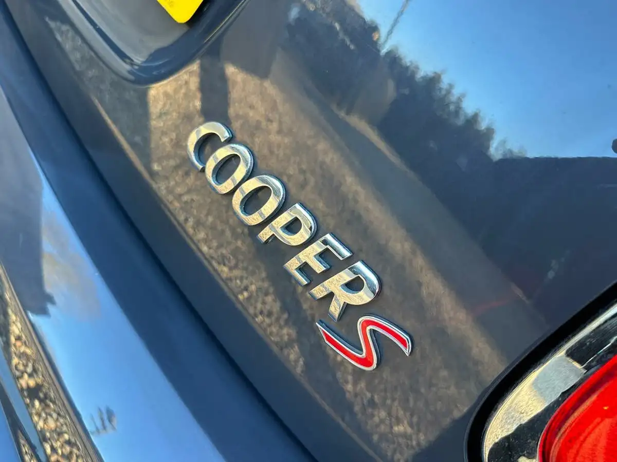 2016-mini-cooper-20-cooper-s-chili-ss-hatchback-3d-big-8