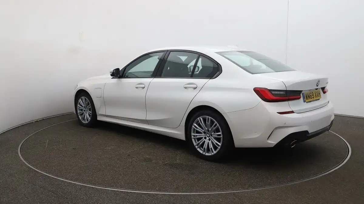 2019-bmw-3-series-20-330e-m-sport-plus-pack-big-60