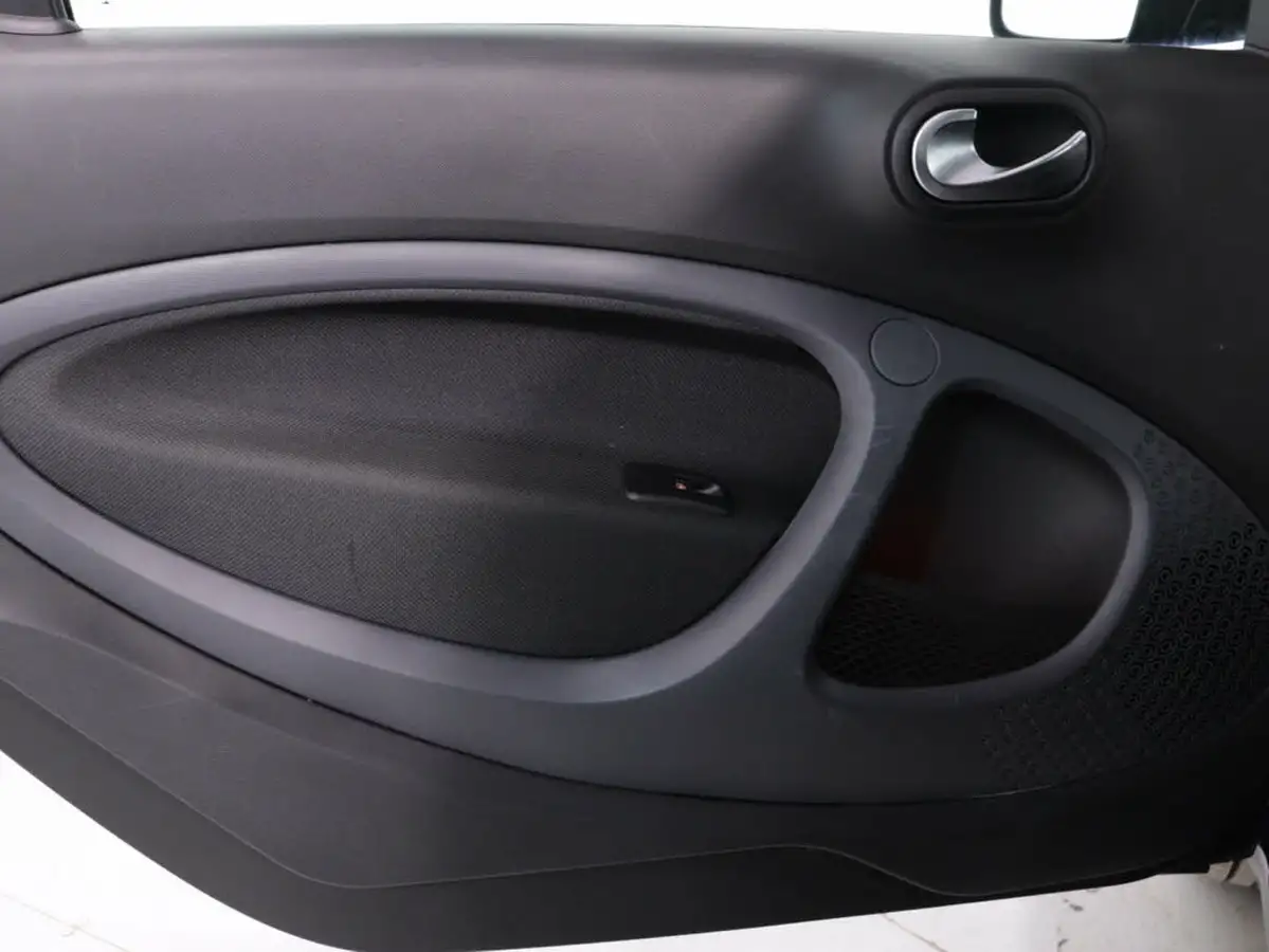 2021-smart-fortwo-eq-exclusive-coupe-big-32