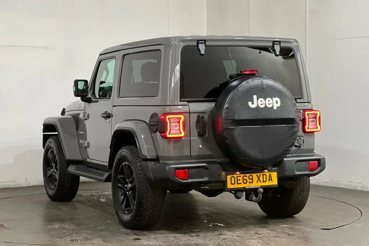 2020-jeep-wrangler-20-gme-sahara-hard-3d-big-18