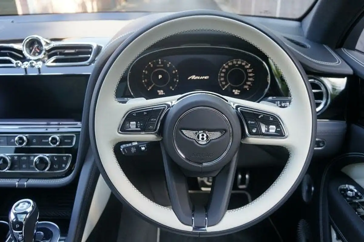 2024-bentley-bentayga-big-19