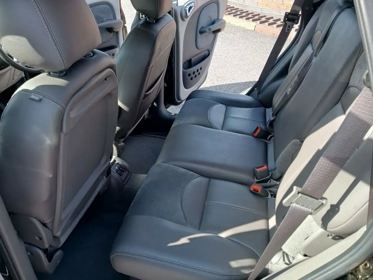 2005-chrysler-pt-cruiser-24-limited-hatchback-5d-auto-big-10