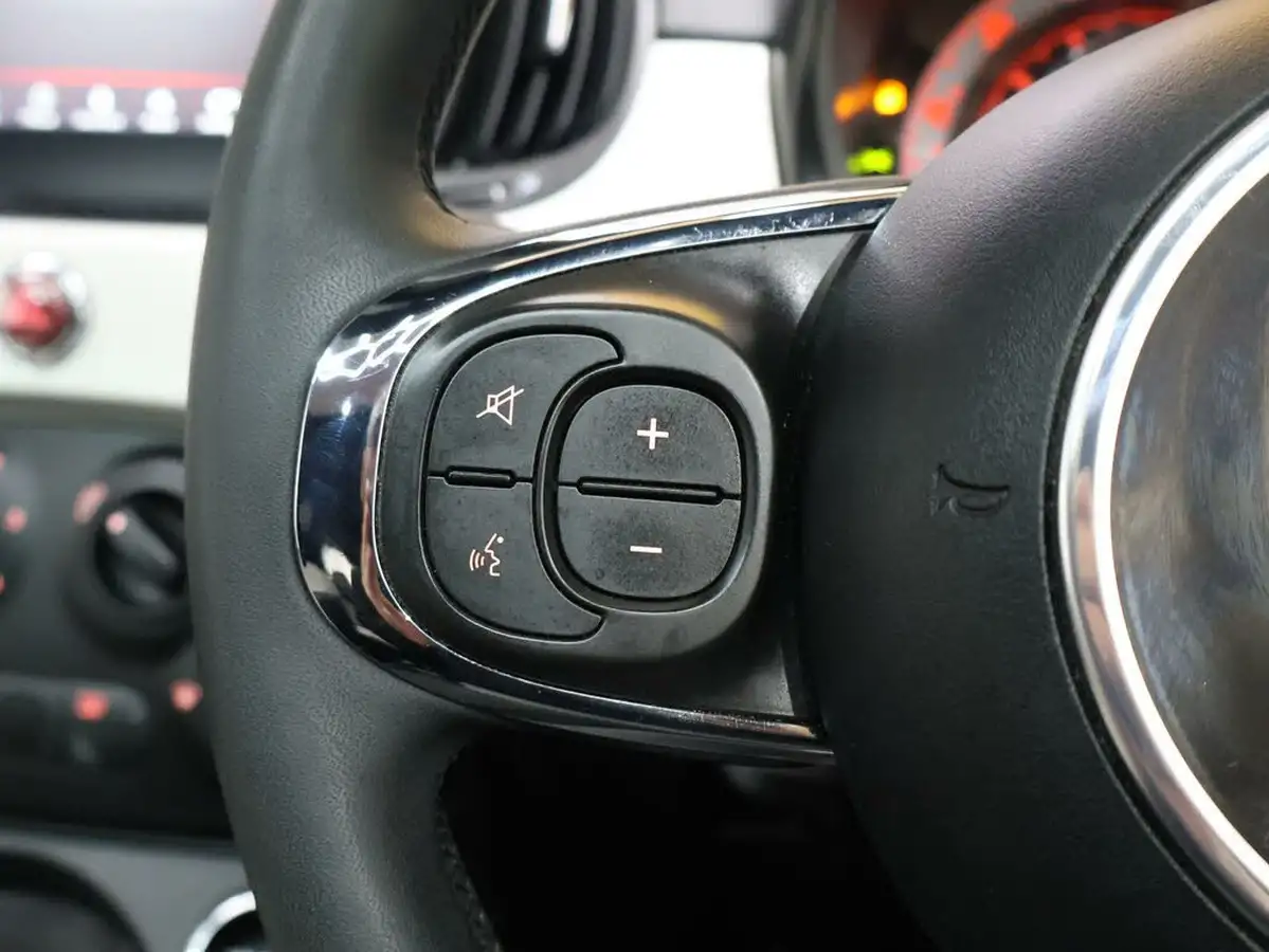 2022-fiat-500-10-dolcevita-big-21