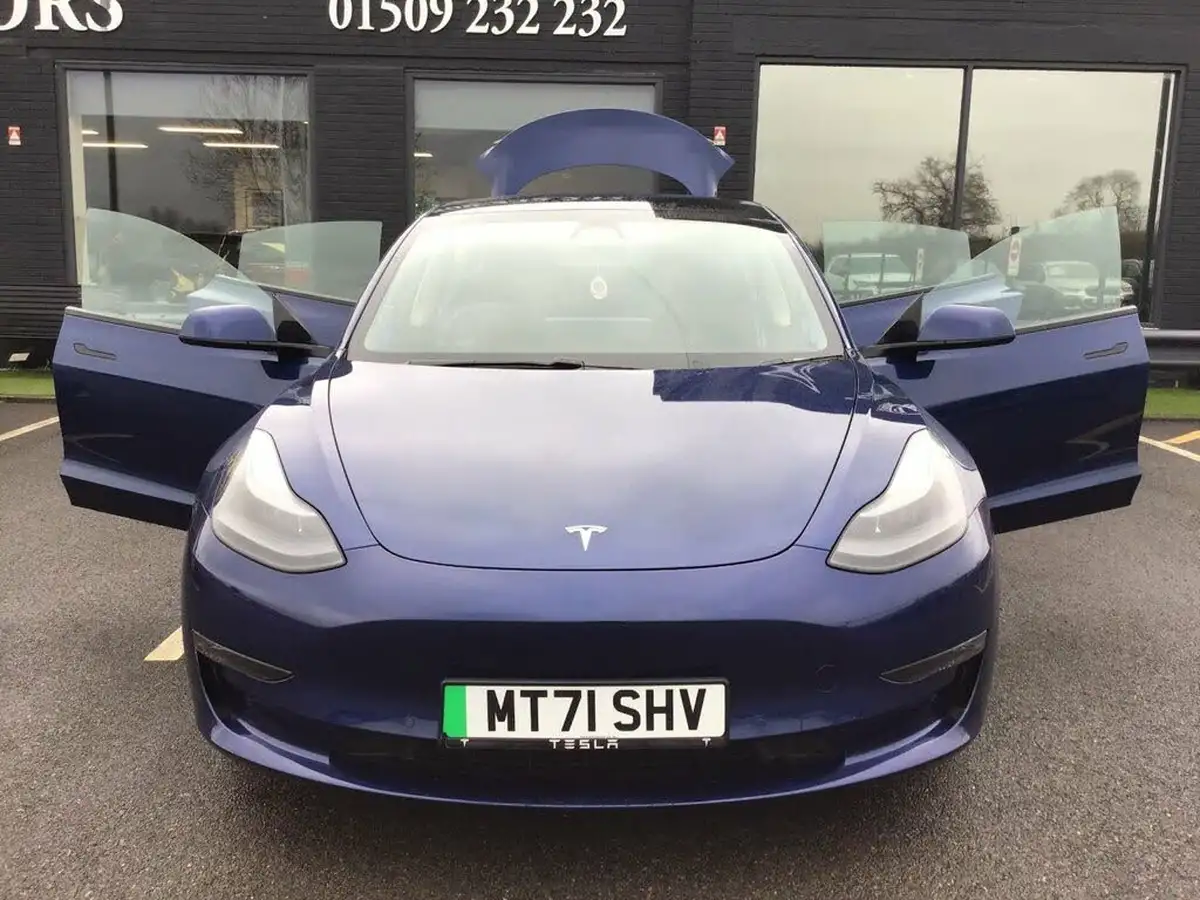 2021-tesla-model-3-e-long-range-awd-big-9