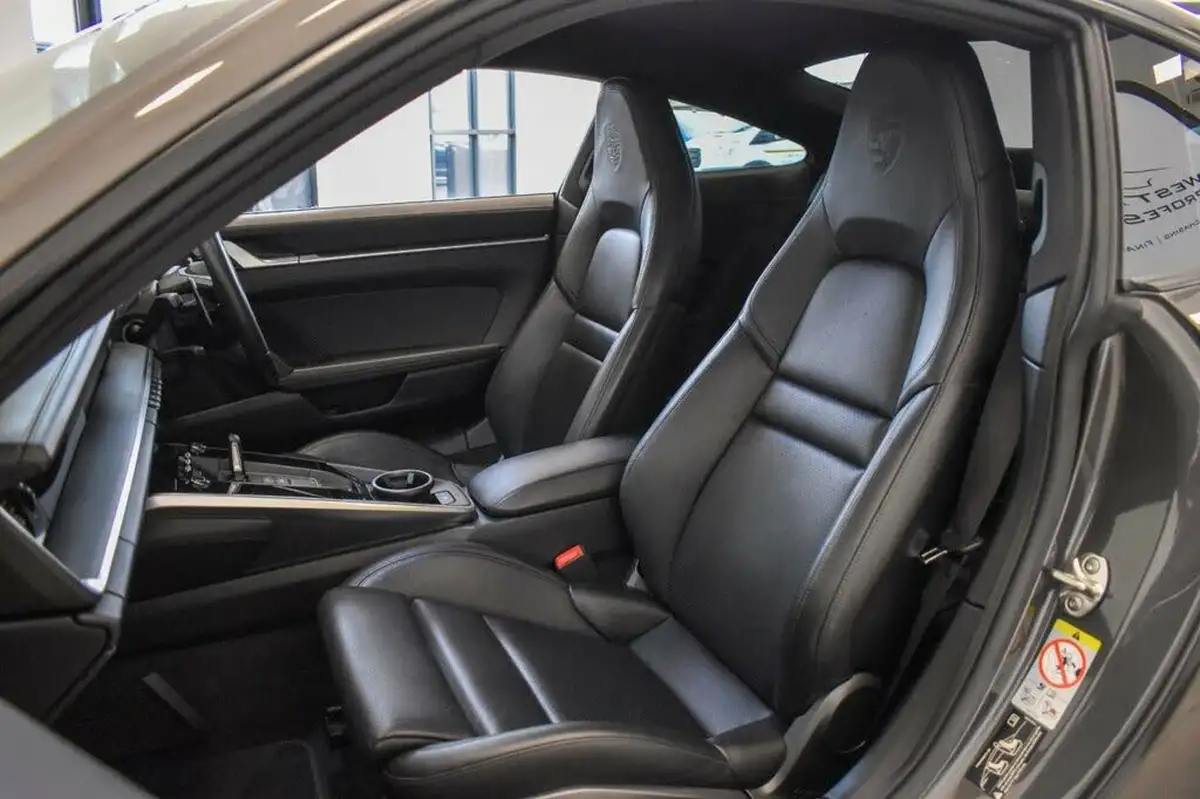 2019-porsche-911-30-carrera-4-coupe-big-8