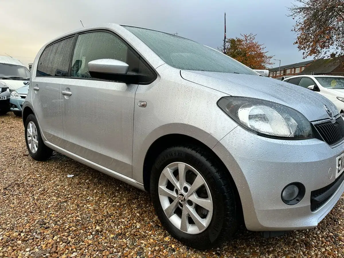 2012-skoda-citigo-10-elegance-75ps-5d-asg-big-21