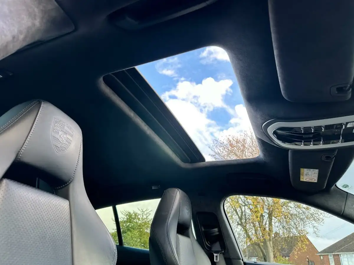 2016-porsche-panamera-48-turbo-big-44