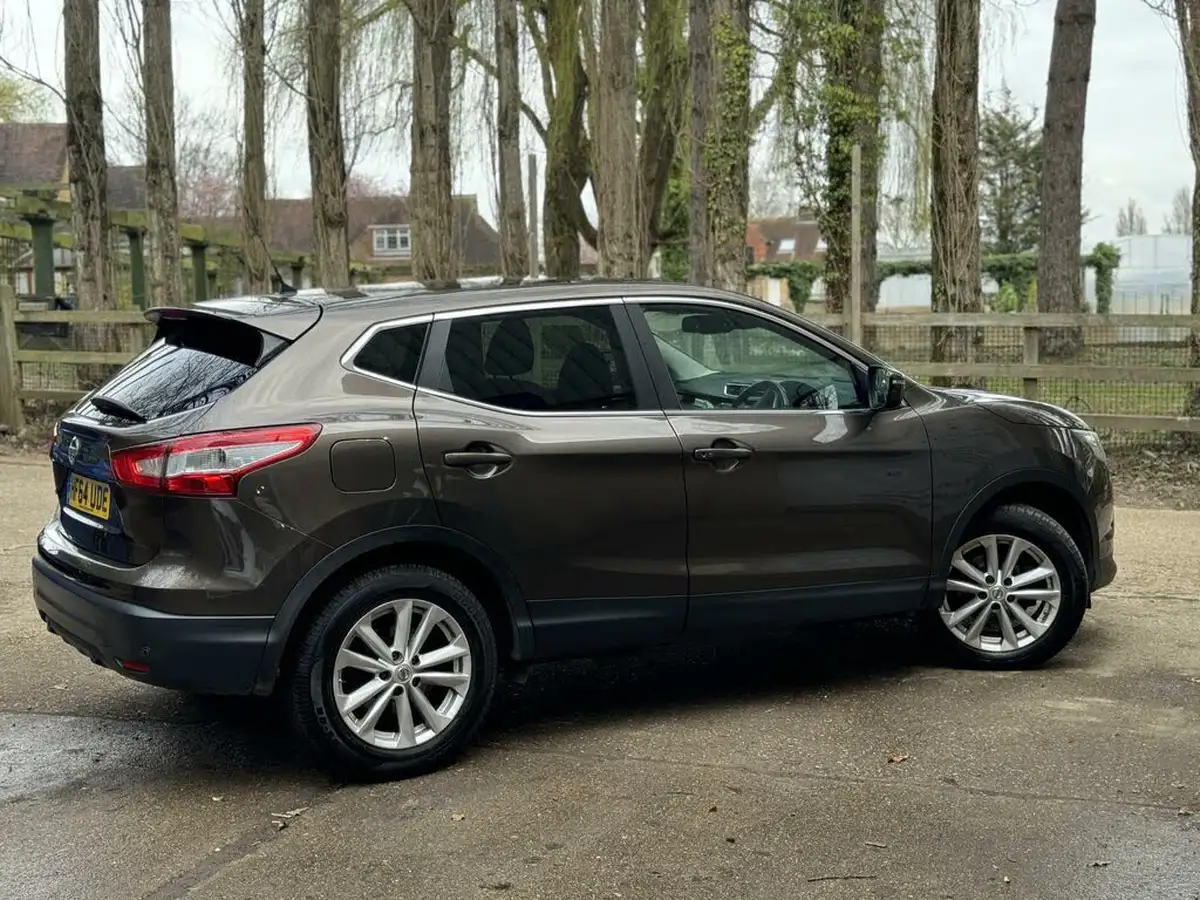 2014-nissan-qashqai-12-acenta-premium-big-41