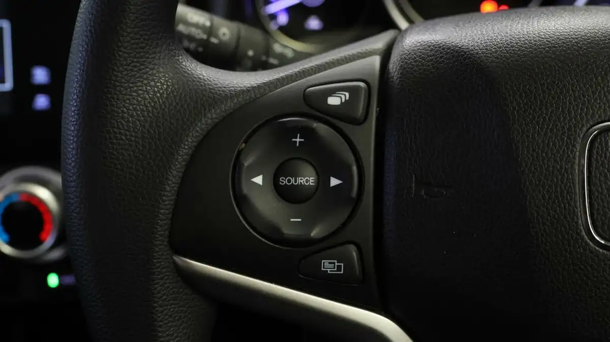 2019-honda-jazz-13-i-vtec-se-big-21