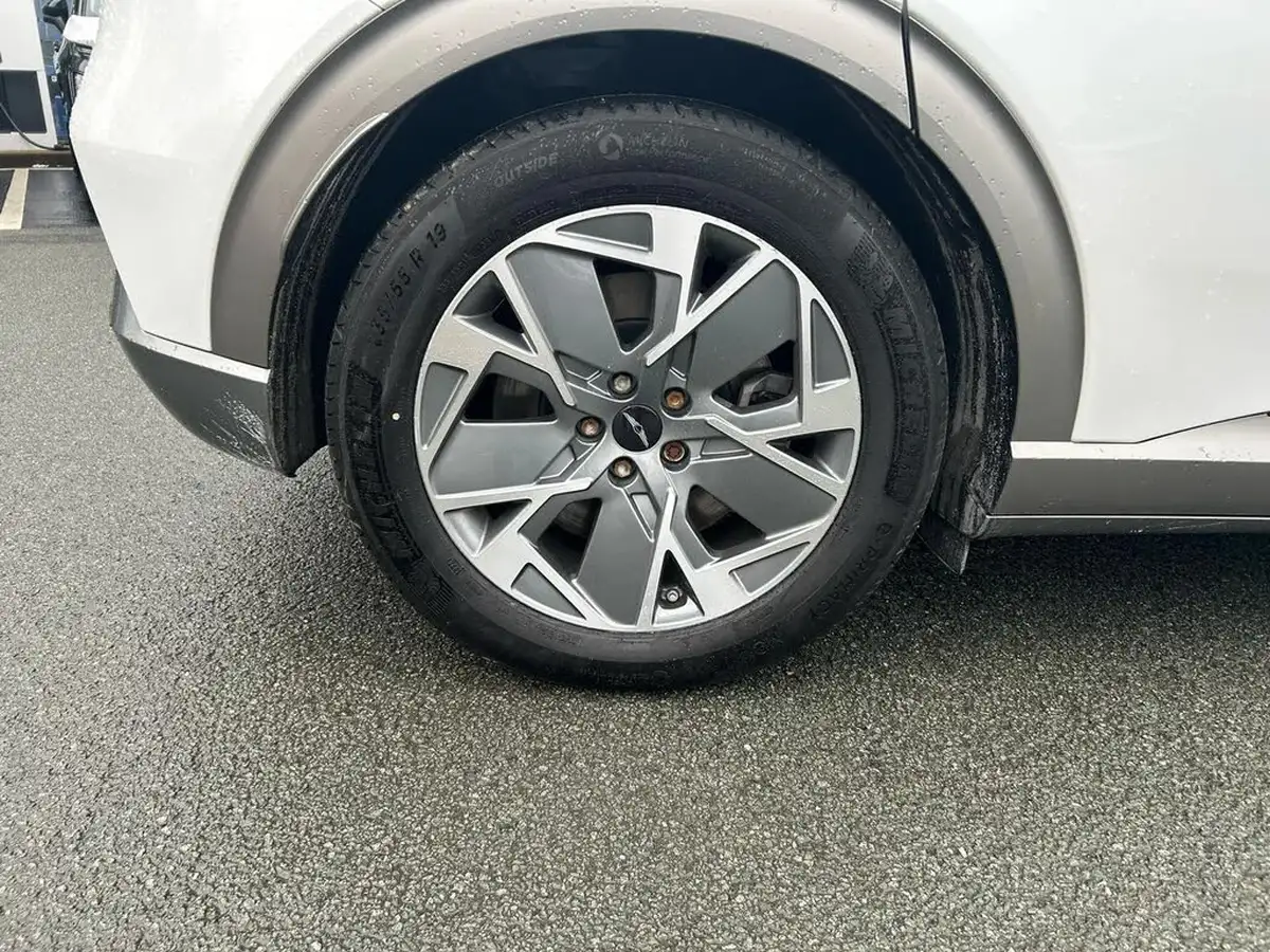 2022-genesis-gv60-e-premium-228ps-big-14