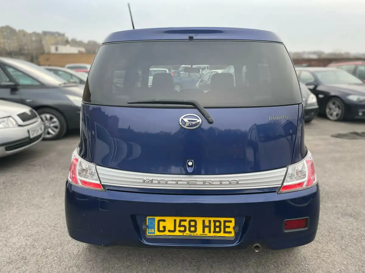2008-daihatsu-materia-15-big-4
