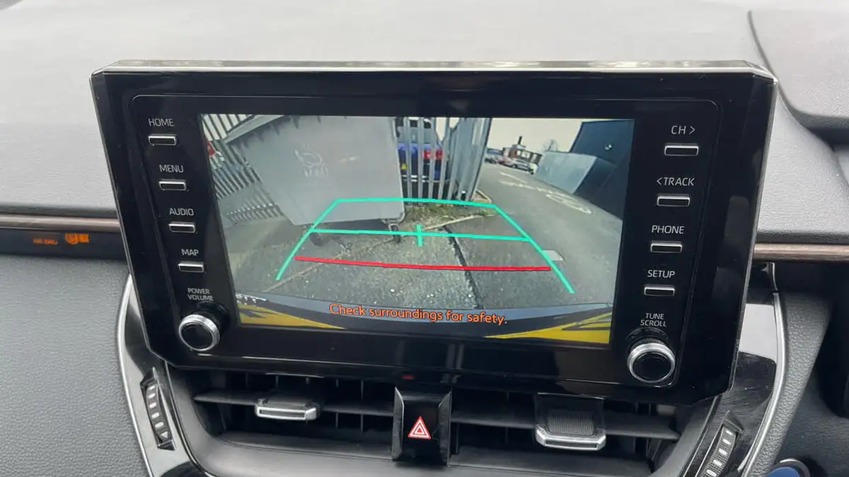 2021-toyota-corolla-18-vvt-i-trek-big-22