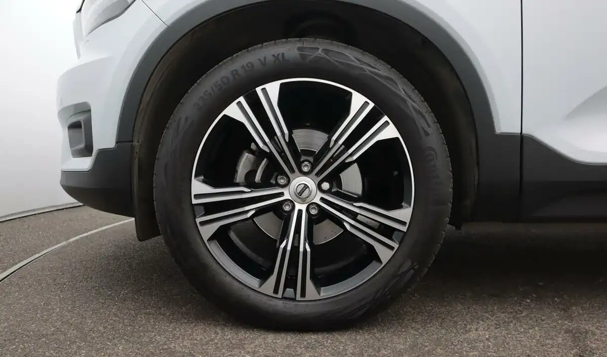 2021-volvo-xc40-15-t3-inscription-pro-161bhp-auto-big-18