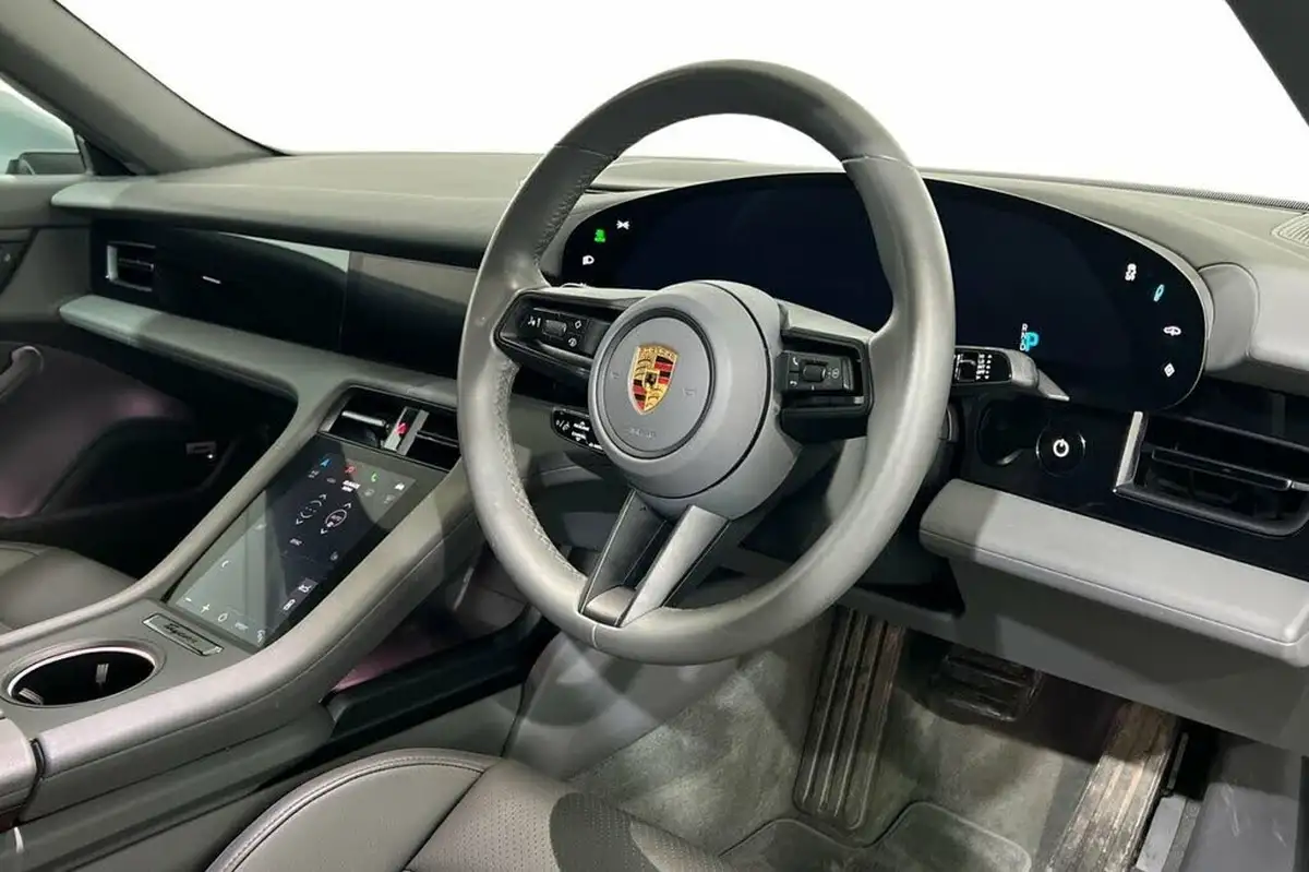 2021-porsche-taycan-e-4s-571ps-performance-battery-plus-big-8