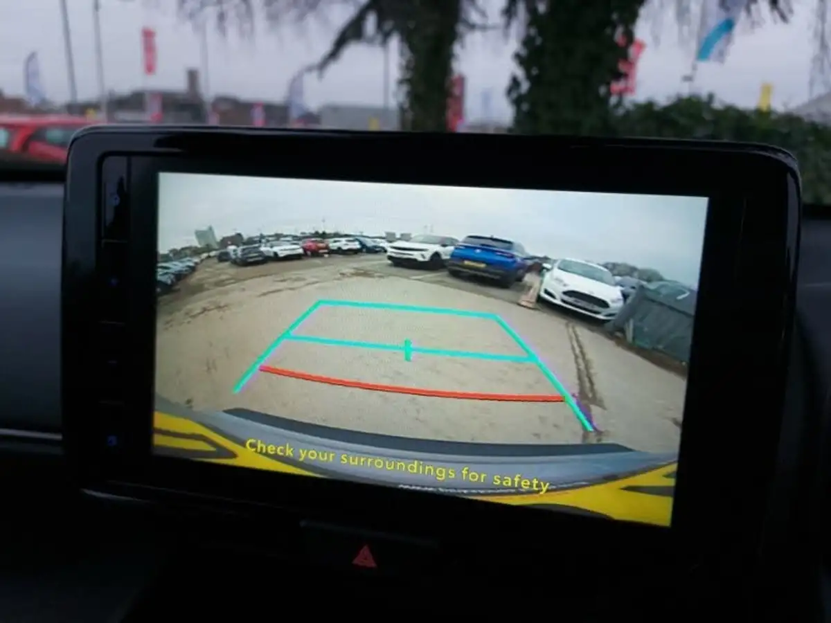 2023-toyota-yaris-cross-15-vvt-i-gr-sport-big-10