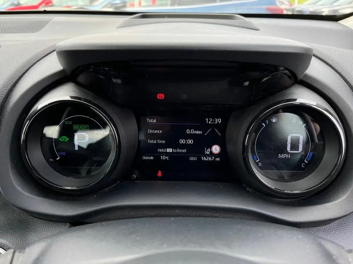 2023-mazda-mazda2-15-select-big-14