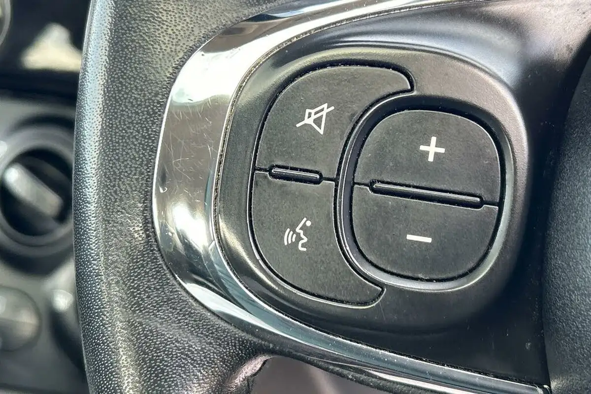 2016-fiat-500-12-lounge-big-15