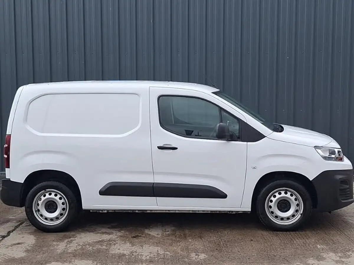 2023-citroen-berlingo-15-bluehdi-1000-enterprise-edition-100pseu6d-big-3