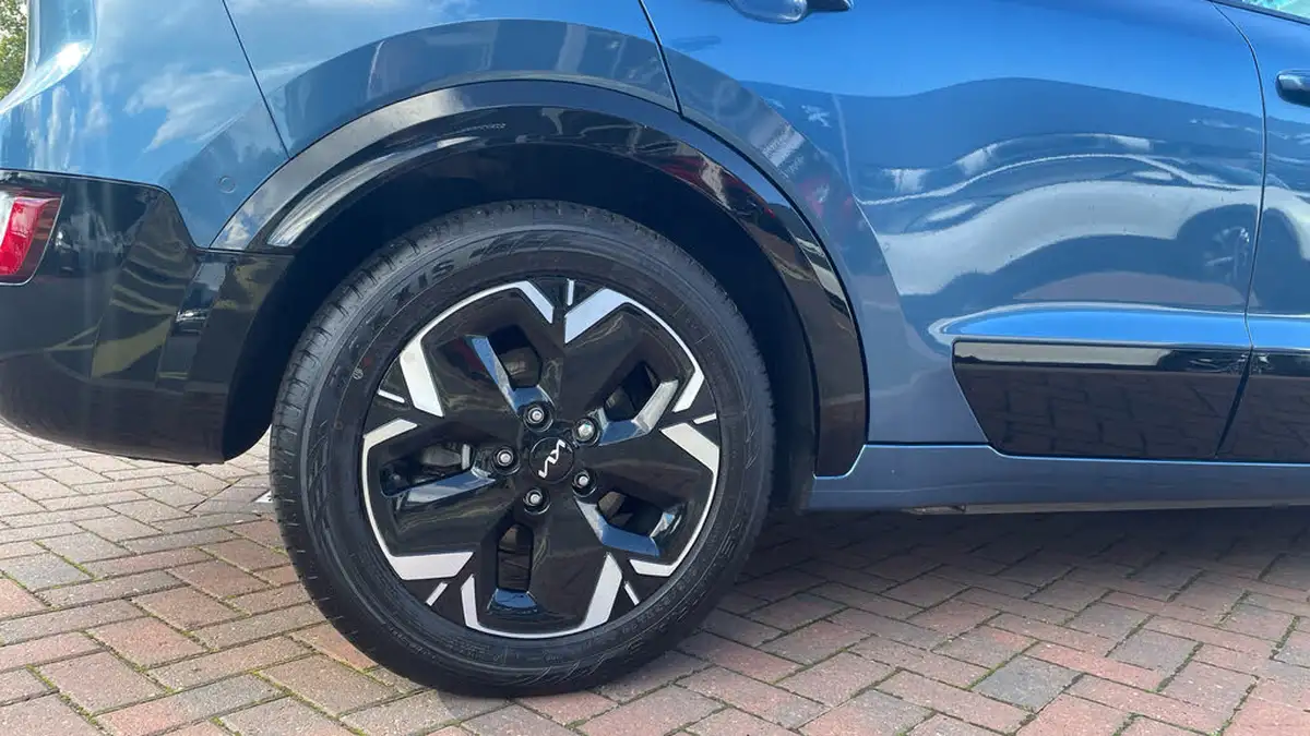 2023-kia-niro-ev-e-4-heat-pump-big-15