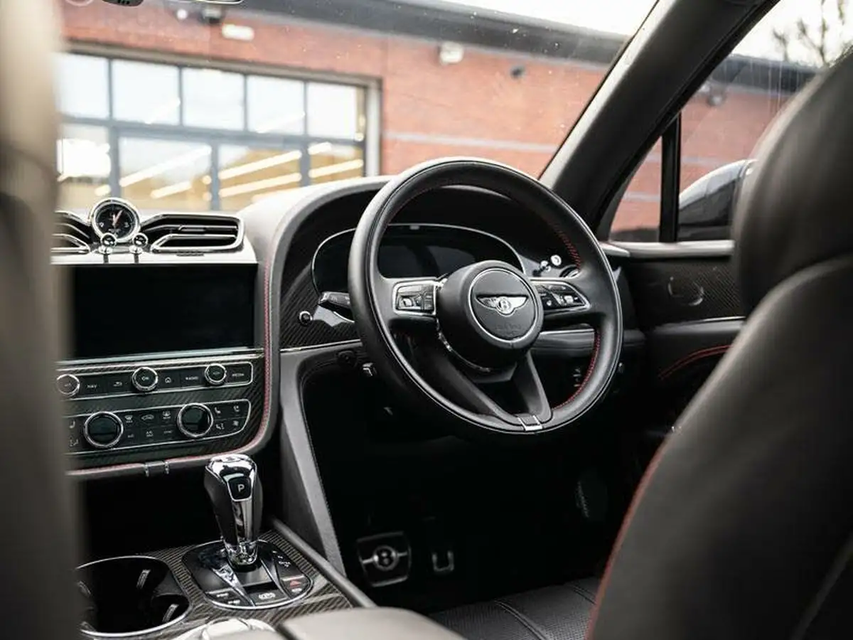 2019-bentley-bentayga-40-v8-big-9