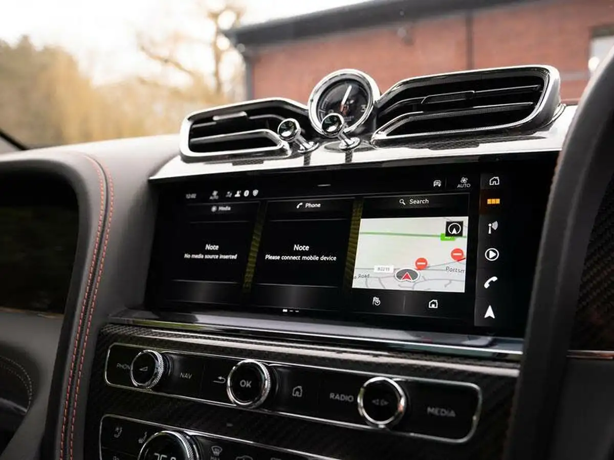 2019-bentley-bentayga-40-v8-big-33
