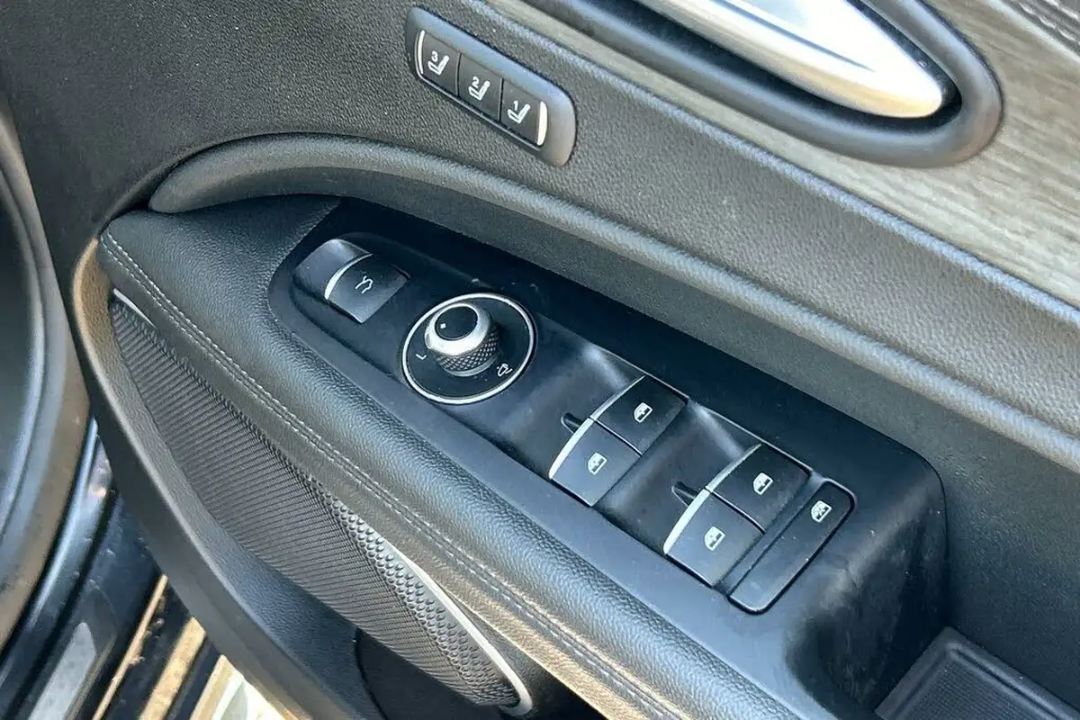 2021-alfa-romeo-stelvio-20-lusso-ti-big-17