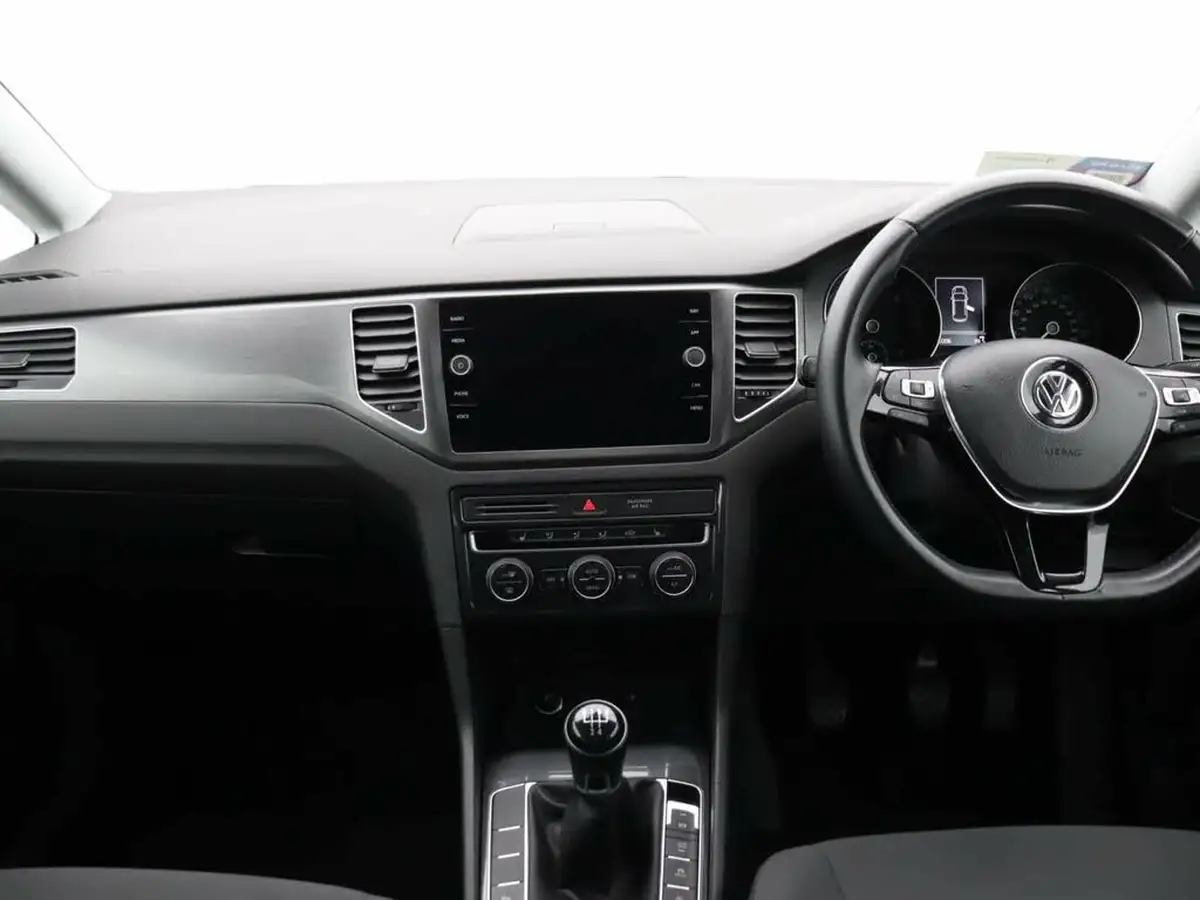 2020-volkswagen-golf-sv-16tdi-match-big-12
