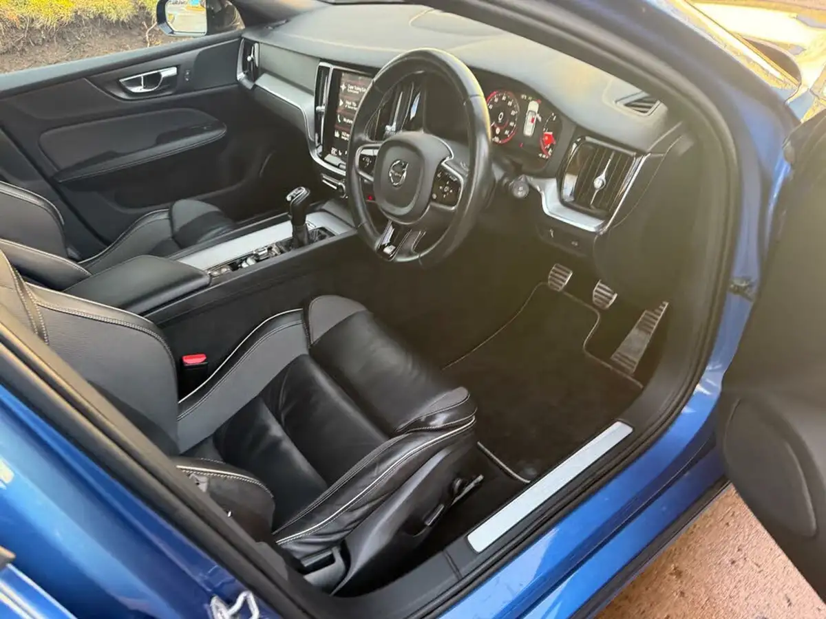 2019-volvo-v60-20td-d3-r-design-big-22