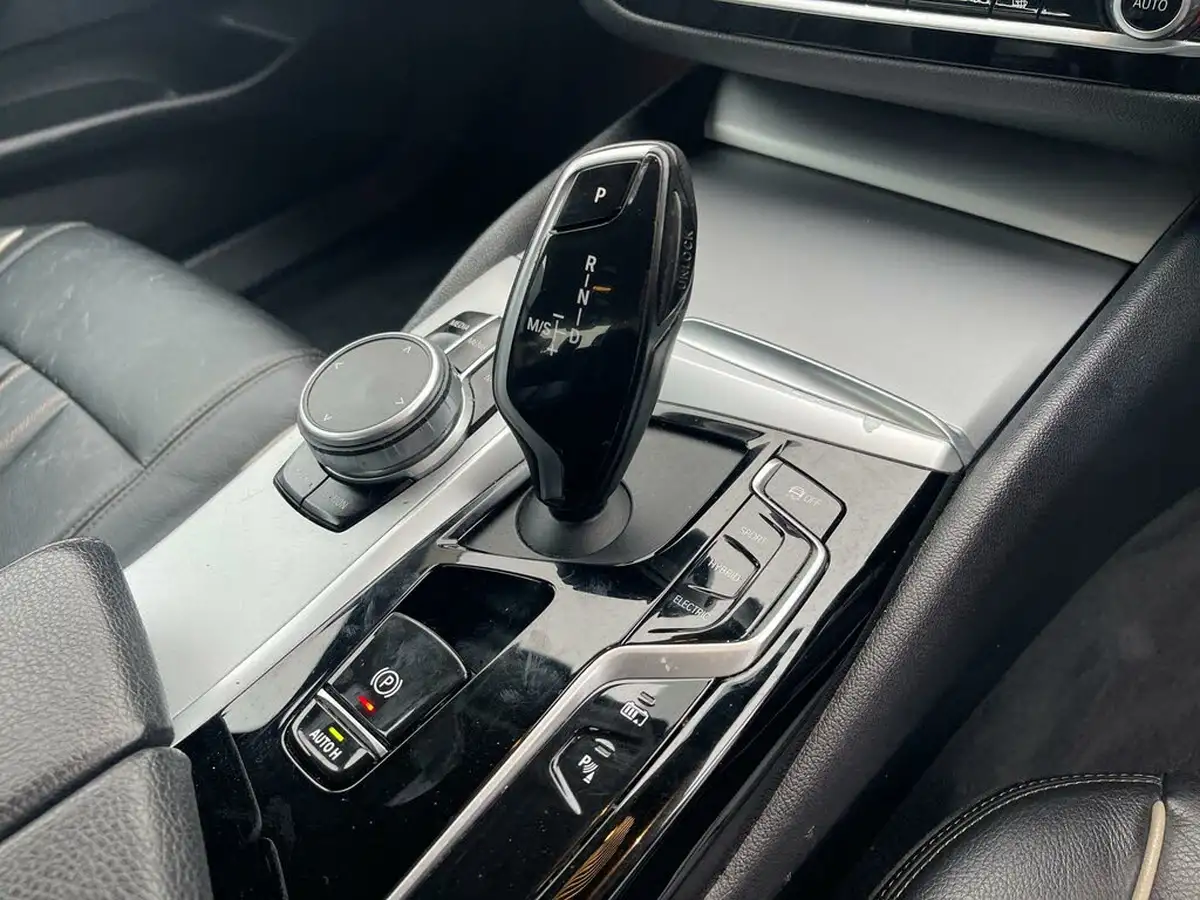 2020-bmw-5-series-20-530e-xdrive-se-292bhp-mht-saloon-4d-big-10