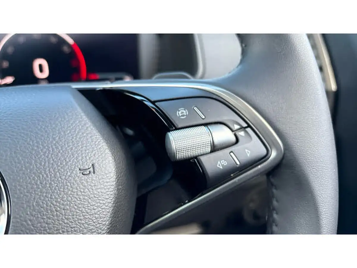 2024-skoda-karoq-15-tsi-se-l-dsg-big-17