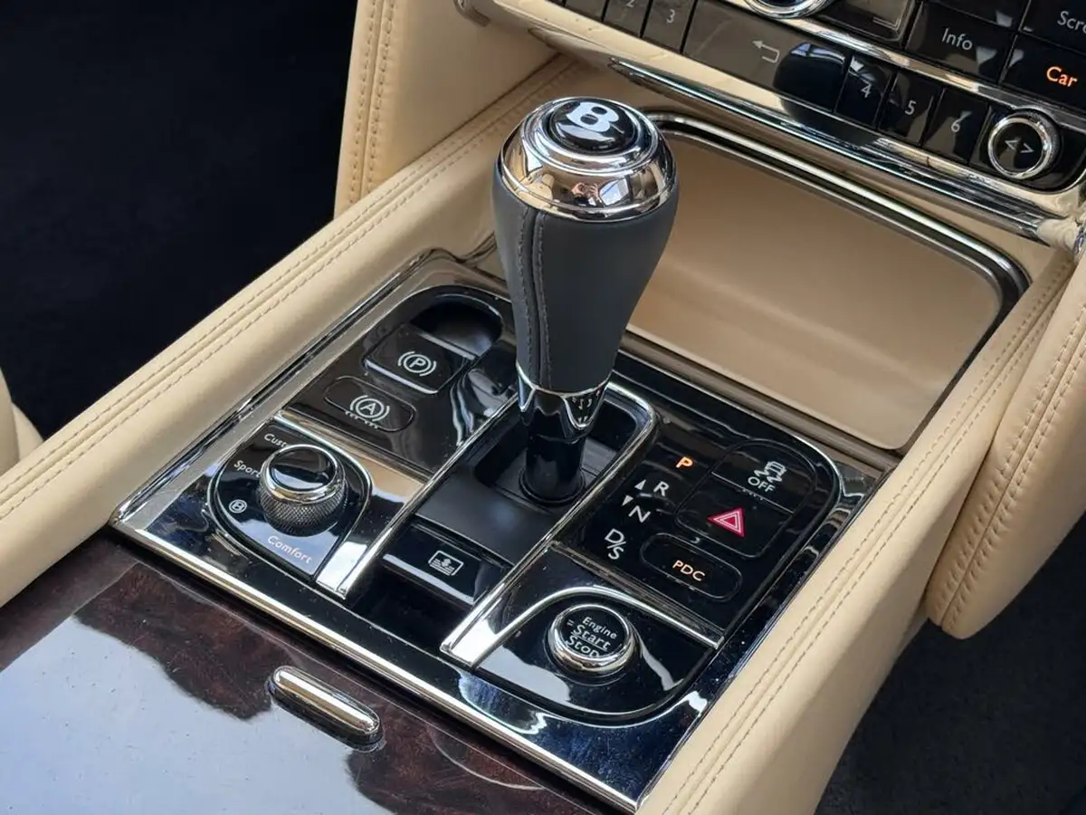2012-bentley-mulsanne-675-big-30