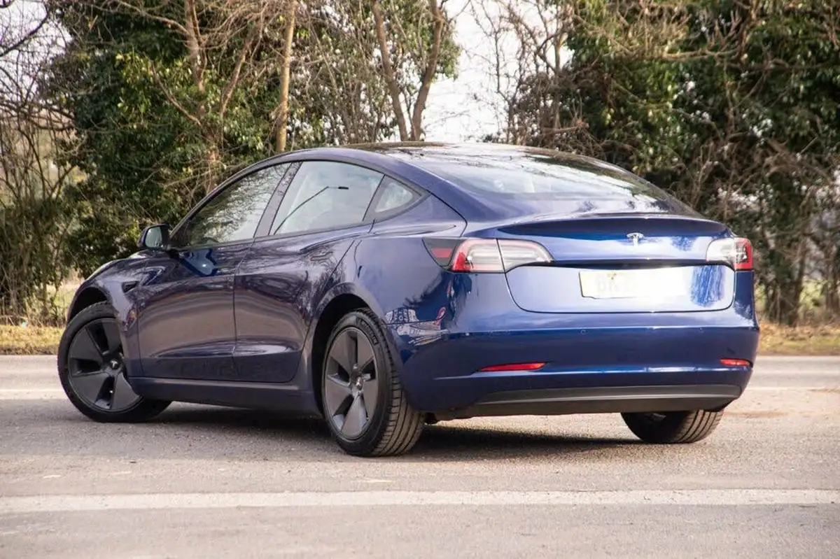 2021-tesla-model-3-e-standard-plus-big-1